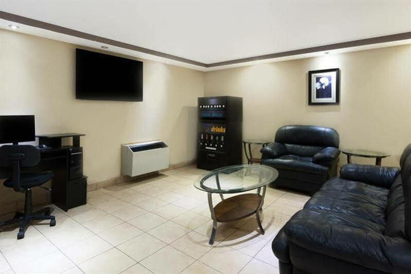 Quality Inn Chatham-Kent Zewnętrze zdjęcie